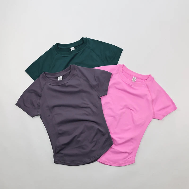 Seamless Yoga Set Fitted Workout Clothes Woman Gym Wear Short Sleeve Top Shirt Scrunch Booty Gym Shorts 2 Piece Sports Suits