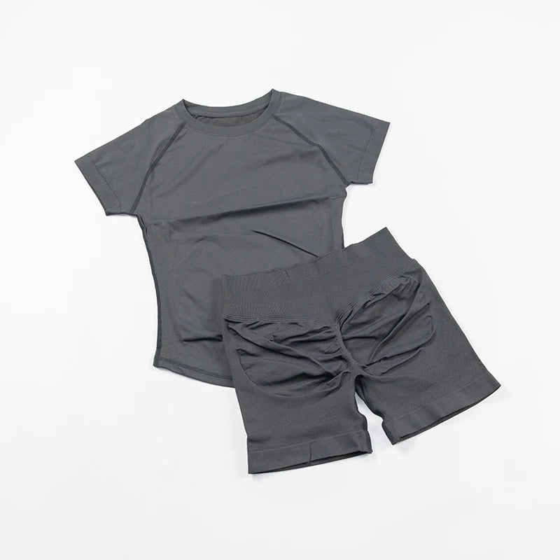 Seamless Yoga Set Fitted Workout Clothes Woman Gym Wear Short Sleeve Top Shirt Scrunch Booty Gym Shorts 2 Piece Sports Suits